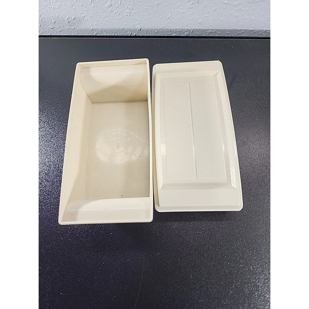 Tupperware Almond Double Stick Covered Butter Dish - Vintage‎ 1512-5
